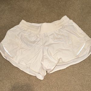 Lululemon Hotty Hot Shorts size 6 Tall